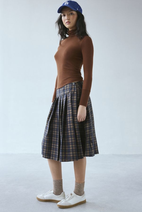 Slide View: 1: Motel Catelyn Plaid Pleated Midi Skirt