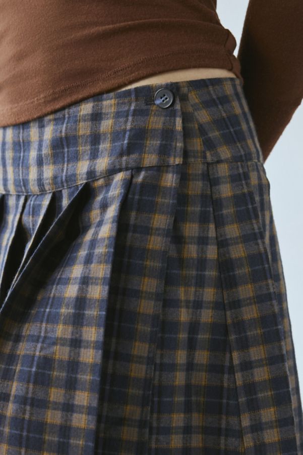 Slide View: 2: Motel Catelyn Plaid Pleated Midi Skirt