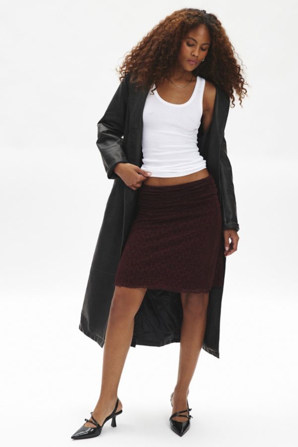 Slide View: 1: Motel Erato Ruched Botanical Midi Skirt