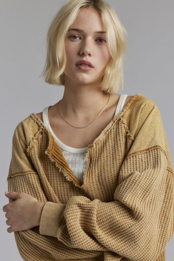 Slide View: 4: BDG Catskills Waffle Knit Thermal Long Sleeve Tee