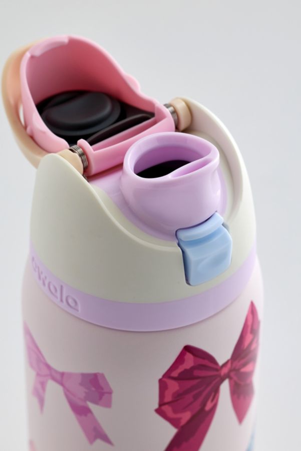 Slide View: 4: Owala UO Exclusive FreeSip 32 oz Water Bottle