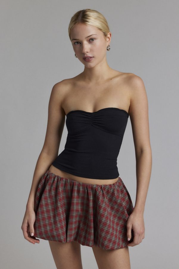 Slide View: 1: BDG Carla Sweetheart Neckline Ribbed Knit Tube Top