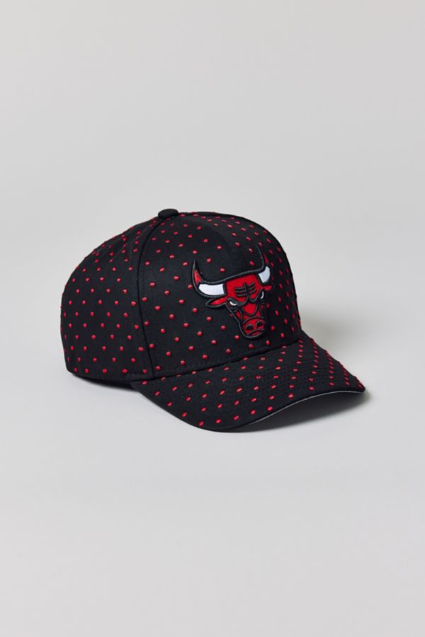 Slide View: 1: Mitchell & Ness NBA Chicago Bulls Polka Dot Pro Snapback Hat