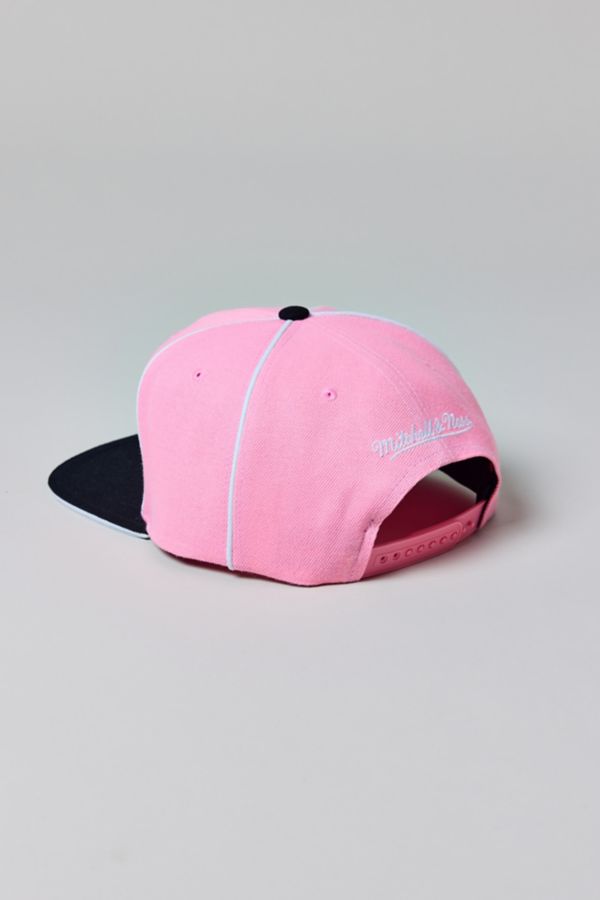 Slide View: 2: Mitchell & Ness MLS Inter Miami CF Snapback Hat