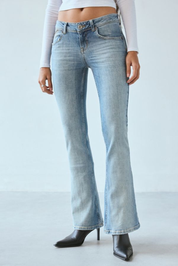 Slide View: 2: BDG Brooke Low-Rise Flare Jean