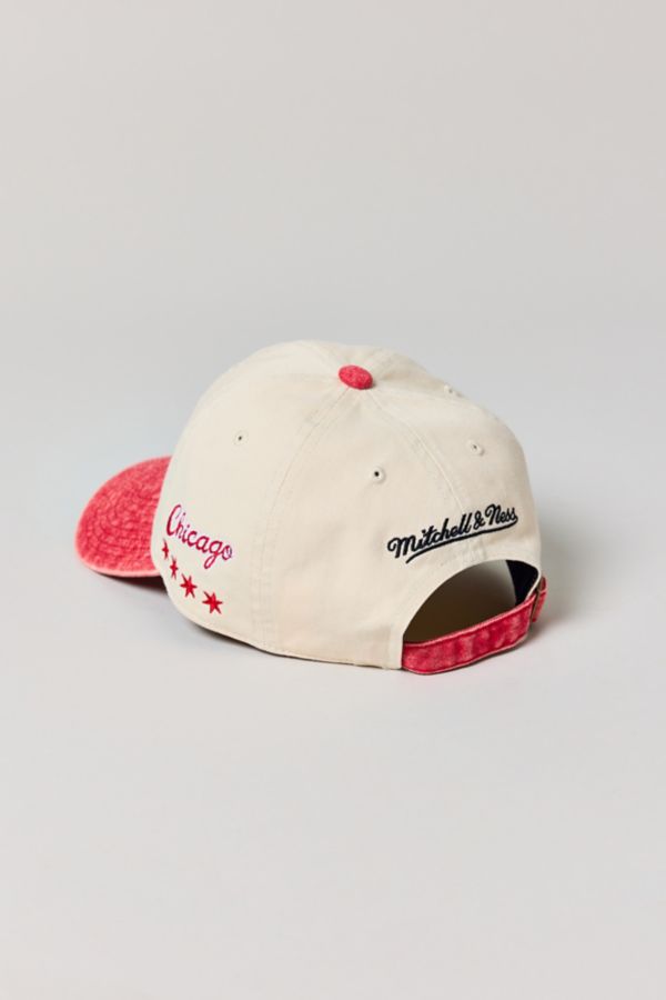 Slide View: 2: Mitchell & Ness NBA Chicago Bulls Champions Dad Hat