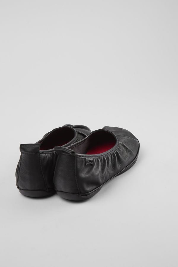 Slide View: 3: Camper Right Leather Pleated Ballerina Flat