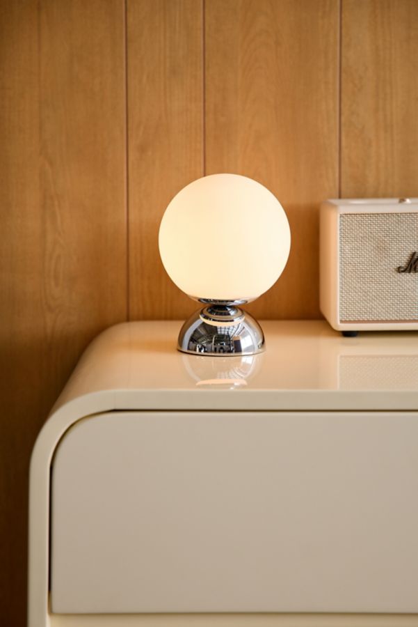 Slide View: 1: Globe Table Lamp