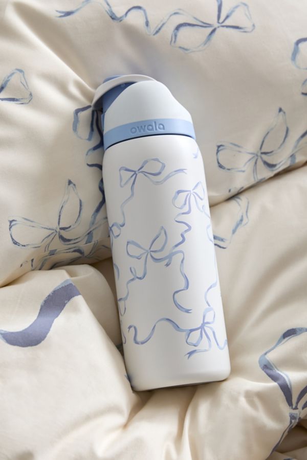 Slide View: 5: Owala UO Exclusive FreeSip 32 oz Bow Water Bottle