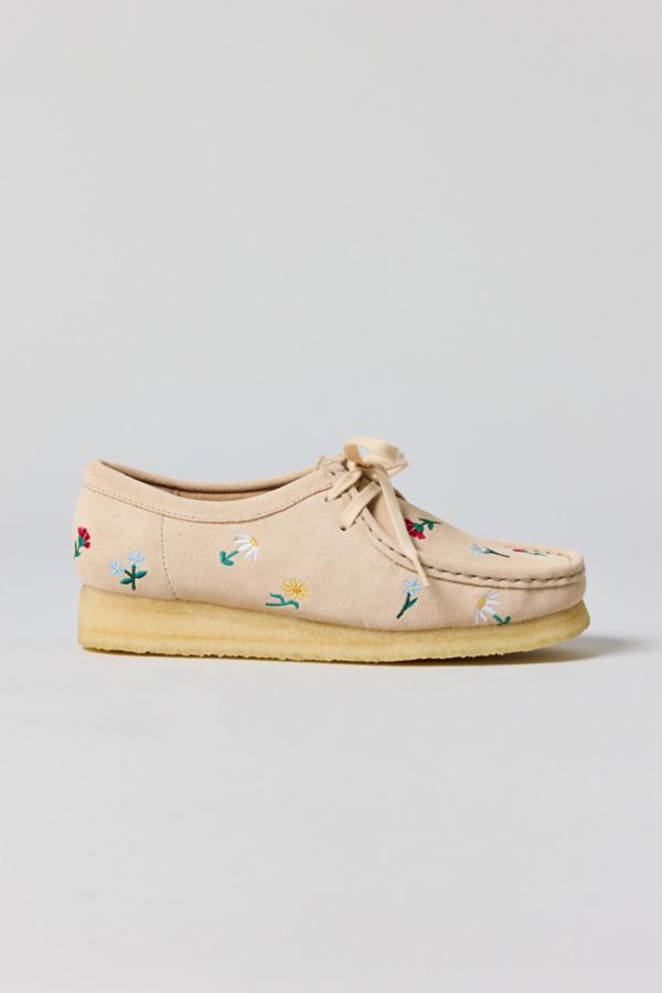 Slide View: 2: Clarks Women's Wallabee Floral Embroidered Suede Shoe