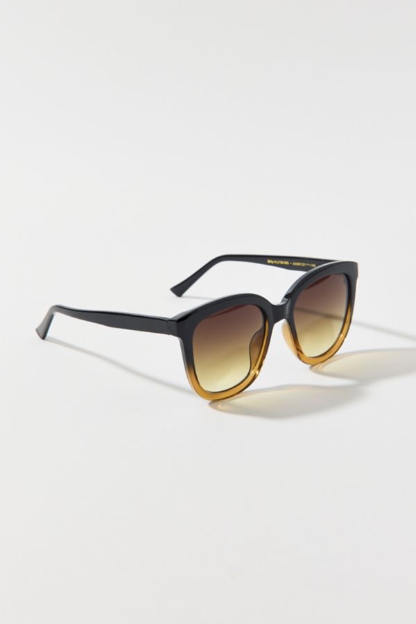 Slide View: 2: A.Kjaerbede Billy Oversized Sunglasses