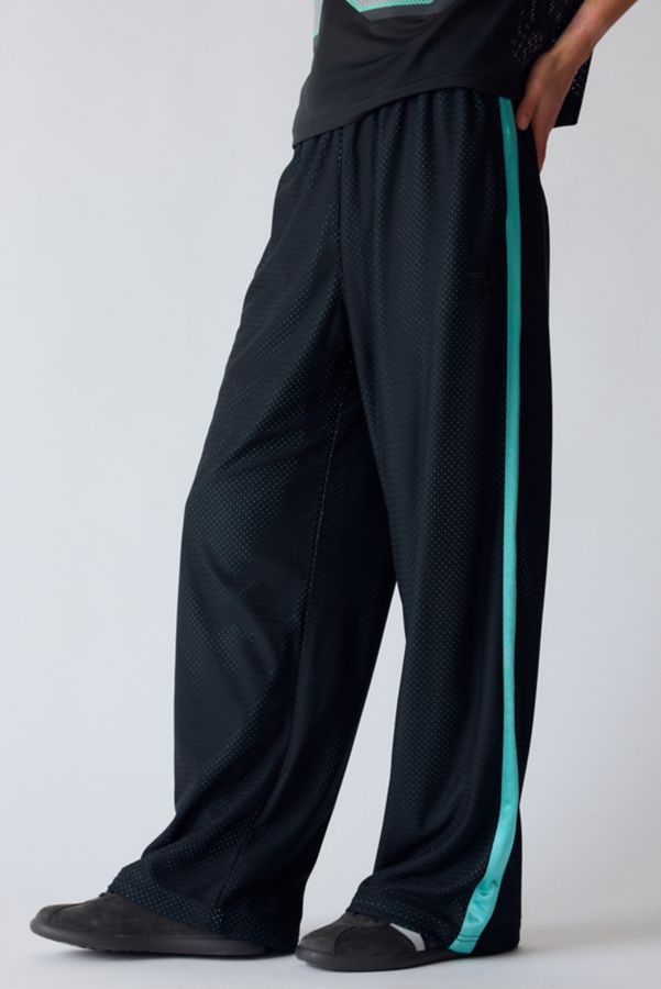 Slide View: 1: UO Miles 2000s Baggy Mesh Track Pant