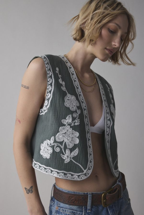 Slide View: 1: Kimchi Blue Festival Floral Embroidered Cropped Vest