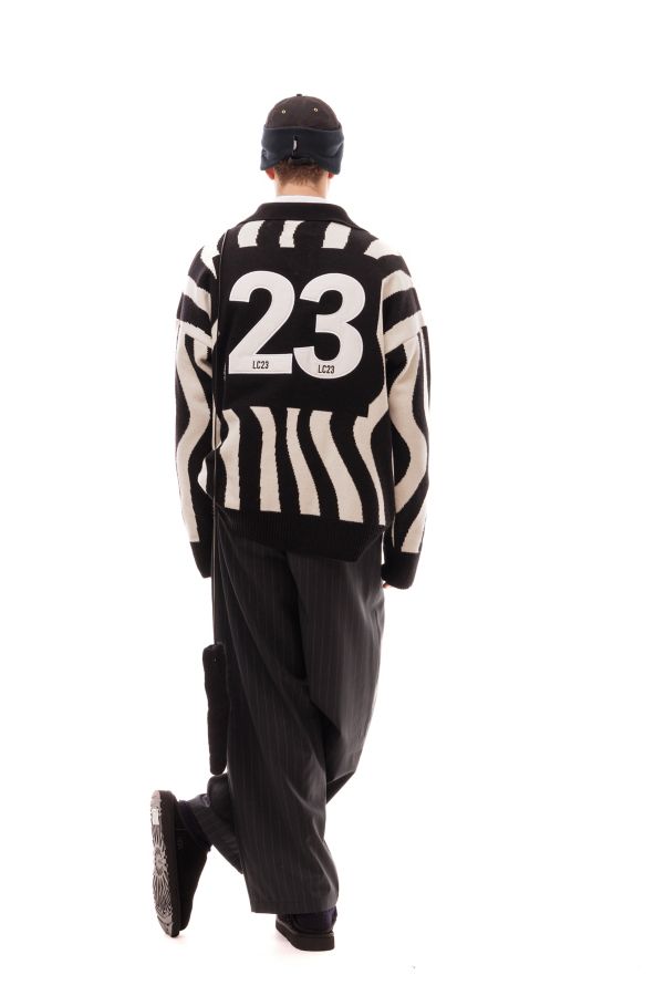 Slide View: 2: LC23 Looney Tunes Juventus Polo Pullover Sweater