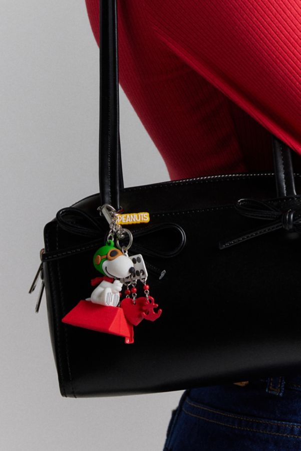 Slide View: 1: Peanuts Snoopy Keychain