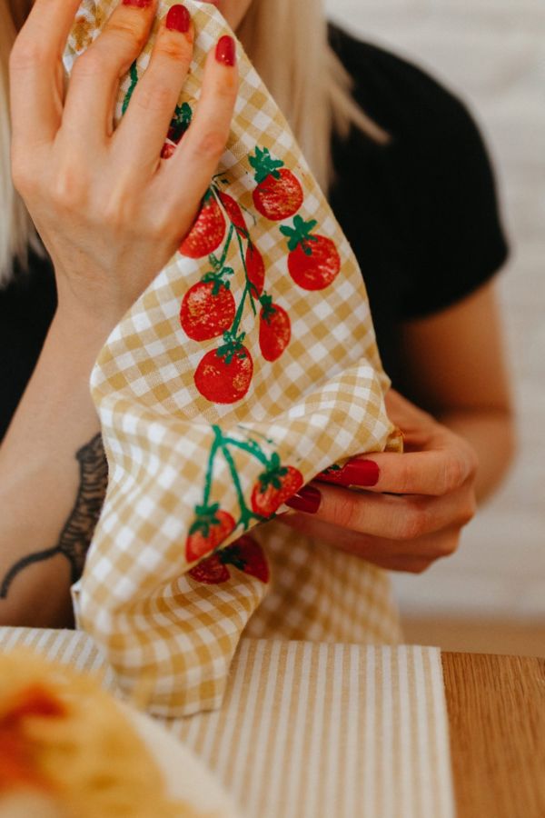 Slide View: 4: Julie Peach Block Printed Gingham Tomato Napkin Set