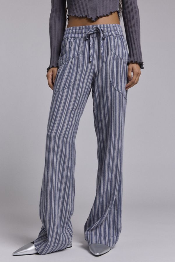 Slide View: 3: Kimchi Blue Simone Linen-Blend Flare Pant