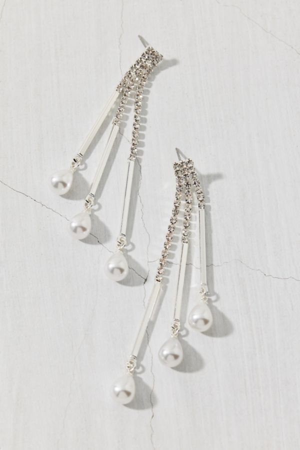 Slide View: 2: Dripping Pearl Rhinestone Statement Earring