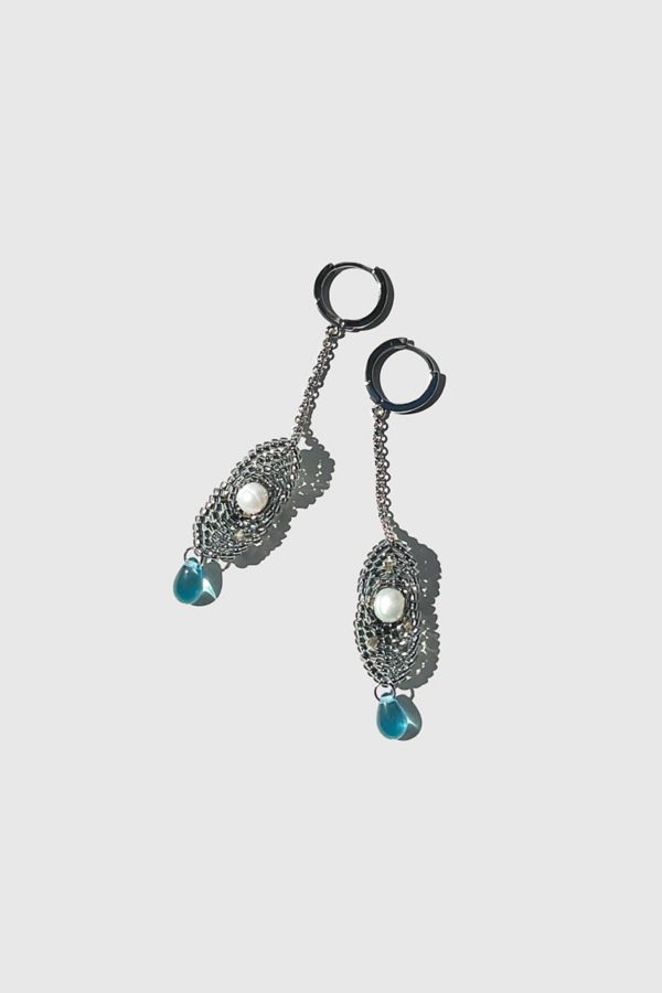 Slide View: 1: Dream Song Beaded Oyster Girl Earrings