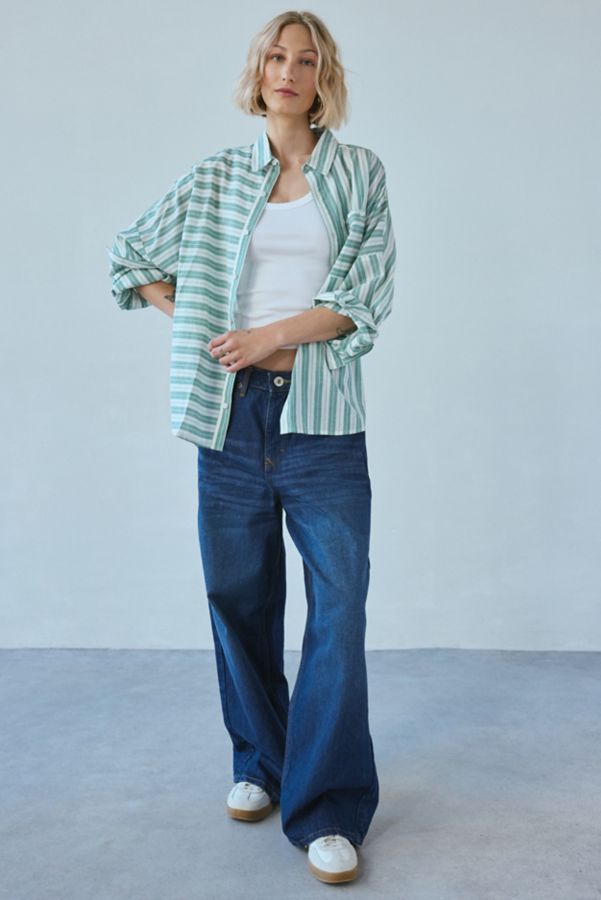 Slide View: 4: BDG Alex Breezy Cotton Oversized Button-Down Shirt