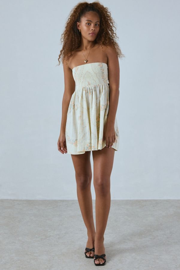 Slide View: 3: BDG Juliana Smocked Strapless Mini Dress