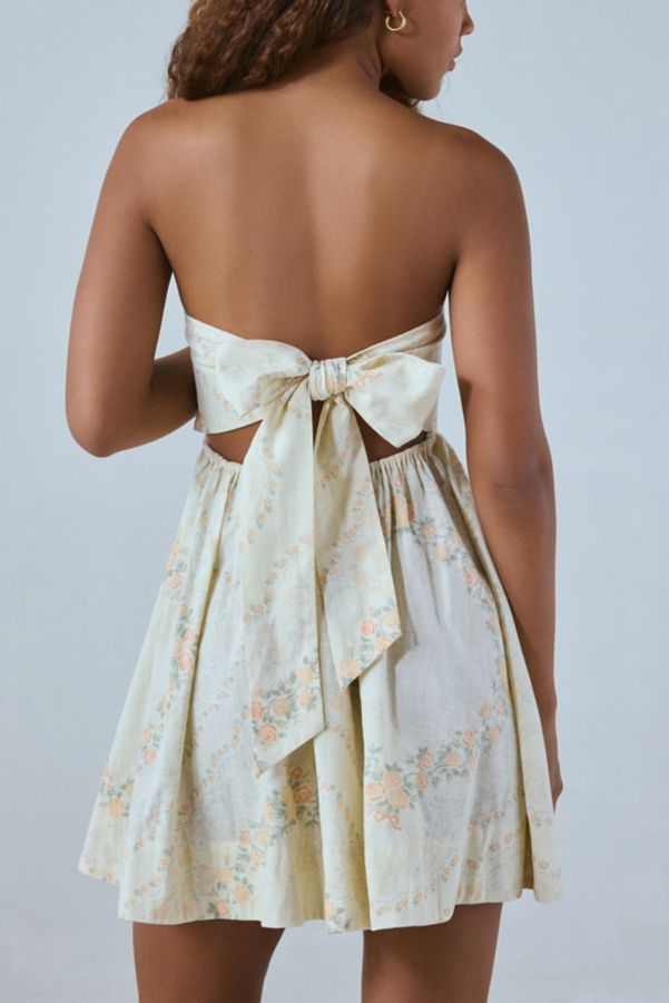 Slide View: 4: BDG Juliana Smocked Strapless Mini Dress