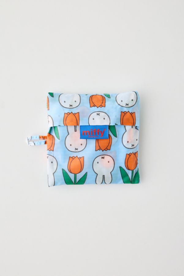 Slide View: 3: BAGGU & Miffy Standard Reusable Tote Bag