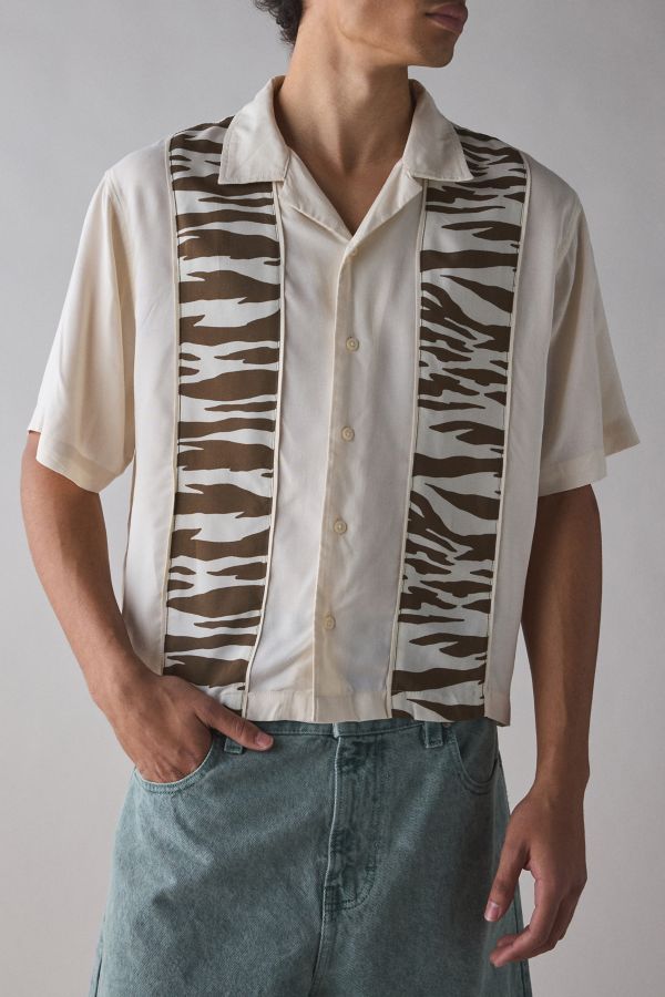 Slide View: 1: UO Animal Pattern Paneled Short Sleeve Shirt