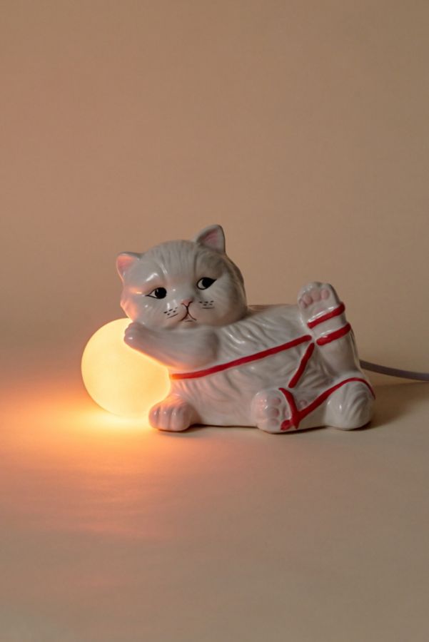 Slide View: 3: Tangled Yarn Cat Sculpture Table Lamp