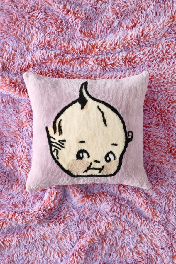 Slide View: 1: Coussin Décoratif Touffeté Kewpie UO Exclusive Icon