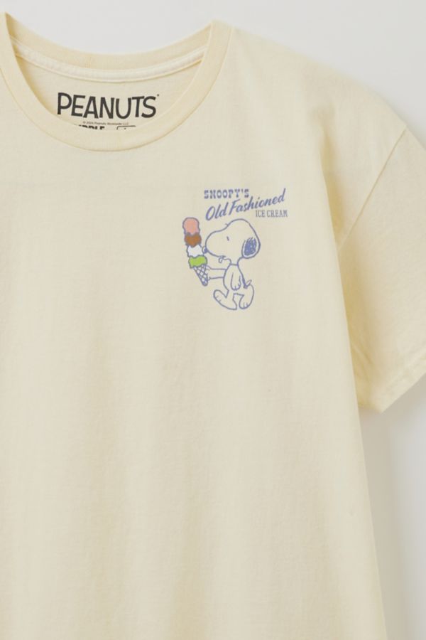 Slide View: 2: Peanuts Snoopy's Old Fashion Ice Cream Graphic Tee