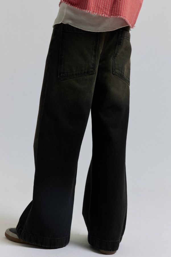 Slide View: 2: BDG Cone Relaxed Fit Jean