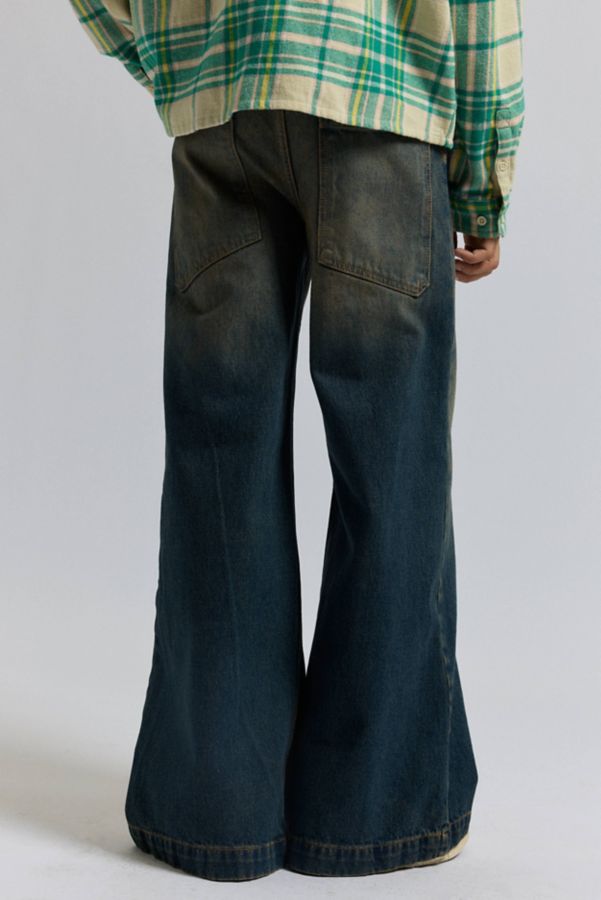 Slide View: 3: BDG Cone Relaxed Fit Jean