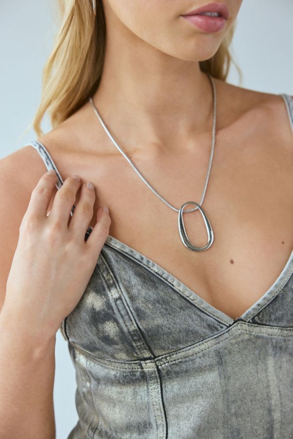 Slide View: 1: Suki Oblong Pendant Chain Necklace