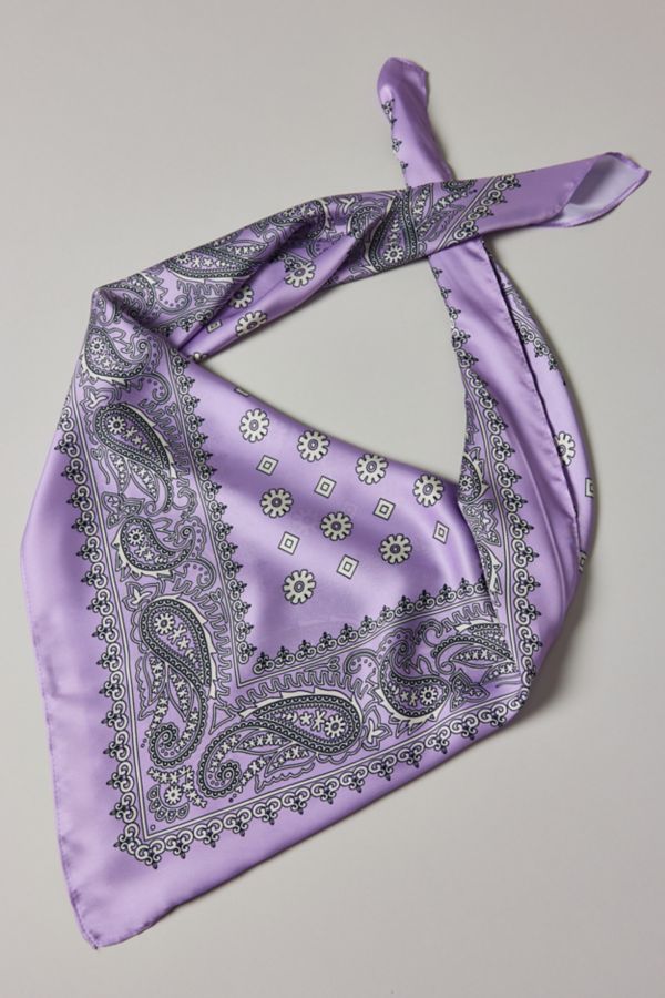 Slide View: 1: Foulard Soyeux Paisley Fleuri