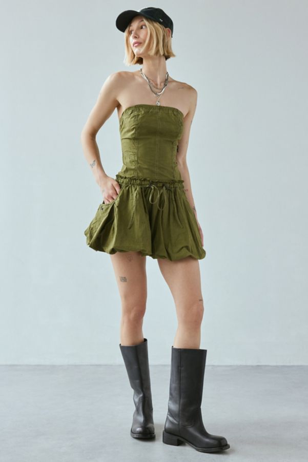 Slide View: 1: UO Rex Strapless Cargo Bubble Hem Mini Dress