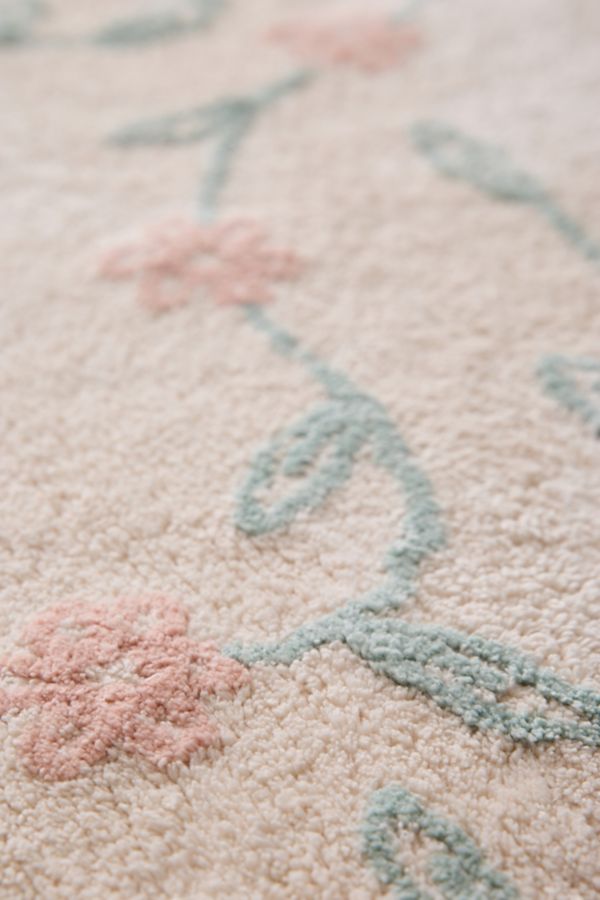 Slide View: 3: Falling Vines Floral Tufted Bath Mat