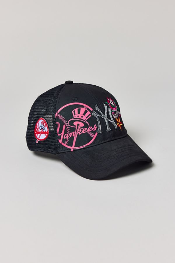 Slide View: 1: Pro Standard MLB New York Yankees Rhinestone Trucker Hat