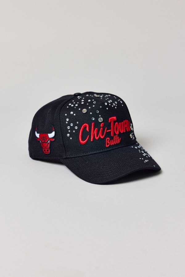 Slide View: 1: Pro Standard NBA Chicago Bulls Rhinestone Snapback Hat