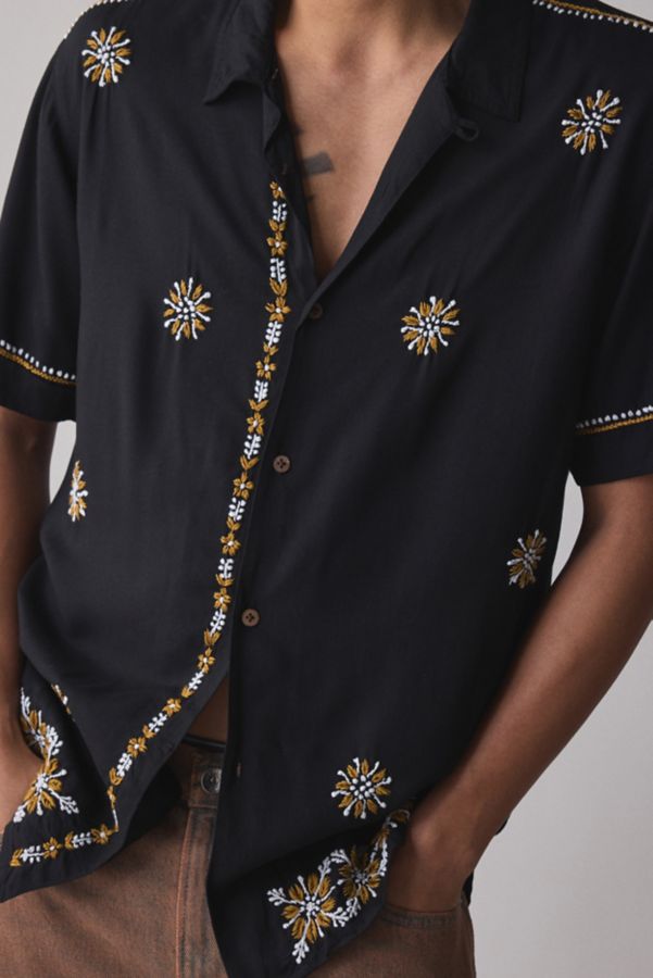 Slide View: 1: Raga Man Atharv Short Sleeve Shirt