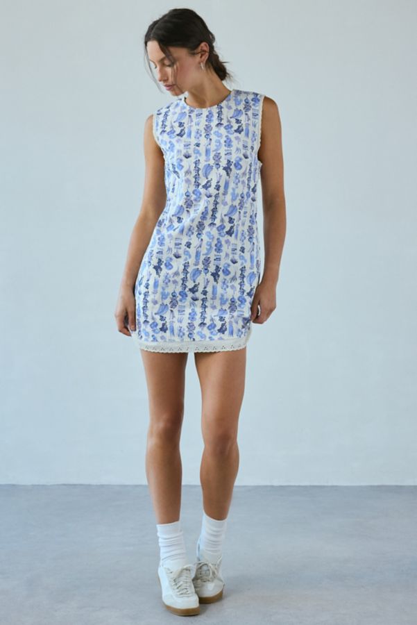 Slide View: 2: Kimchi Blue Delaney Sleeveless Lace-Trim Shift Mini Dress