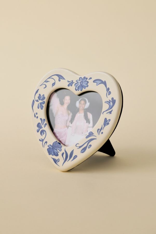 Slide View: 2: Country Heart Shape Ceramic 4x4 Picture Frame