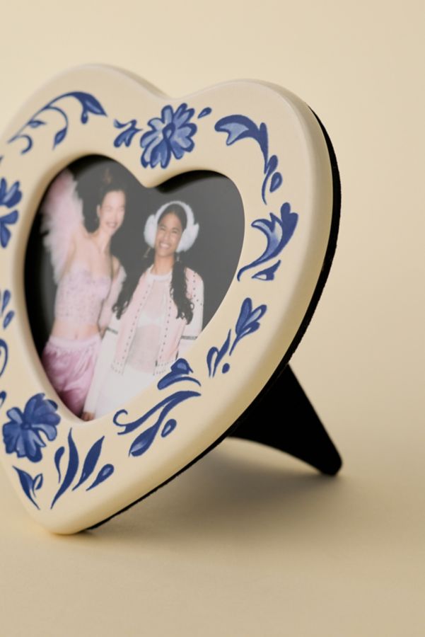 Slide View: 3: Country Heart Shape Ceramic 4x4 Picture Frame