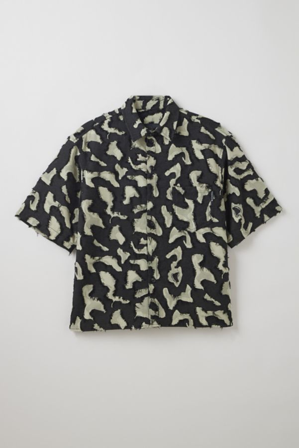 Slide View: 2: FRIED RICE Abstract Pattern Boxy Short Sleeve Shirt