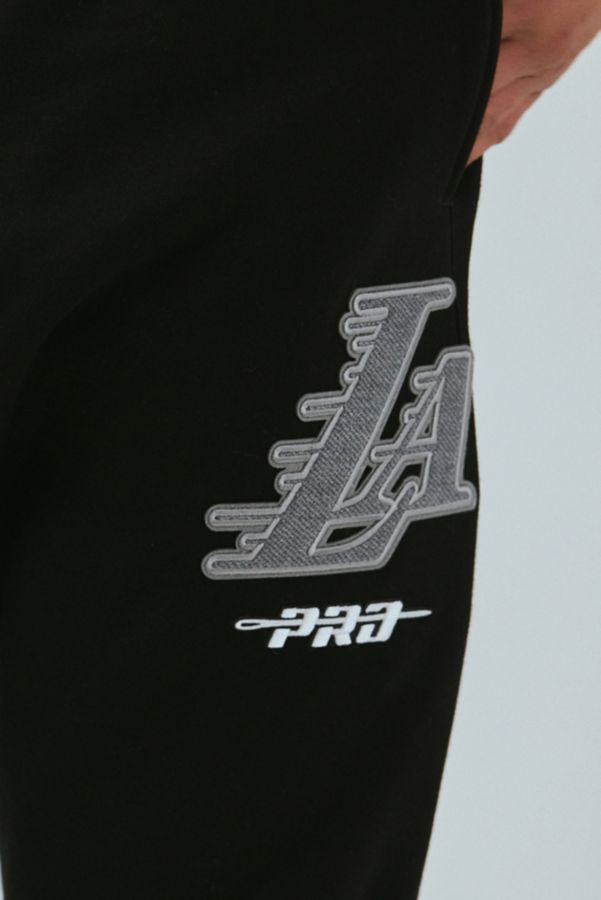 Slide View: 4: Pro Standard NBA Los Angeles Lakers Team Logo Sweatpant