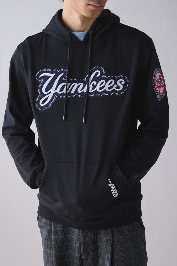 Slide View: 1: Pro Standard MLB New York Yankees Pick Stitch Hoodie Sweatshirt