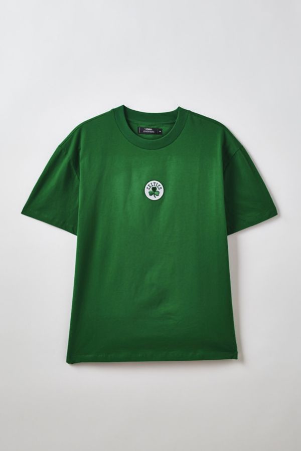 Slide View: 1: Pro Standard UO Exclusive NBA Boston Celtics Graphic Tee