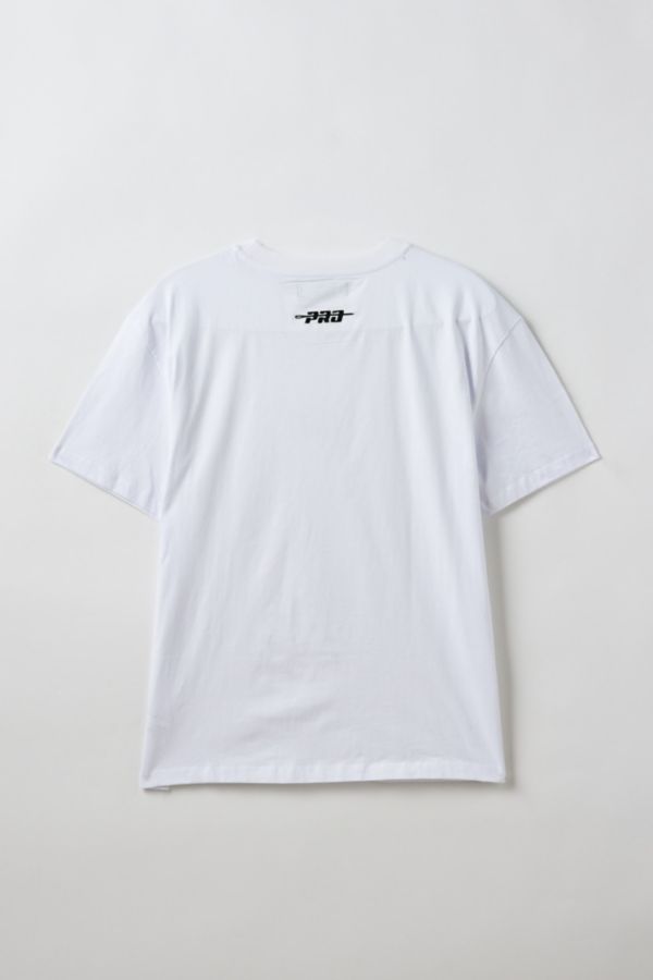 Slide View: 2: Pro Standard UO Exclusive NBA Philadelphia 76ers Graphic Tee