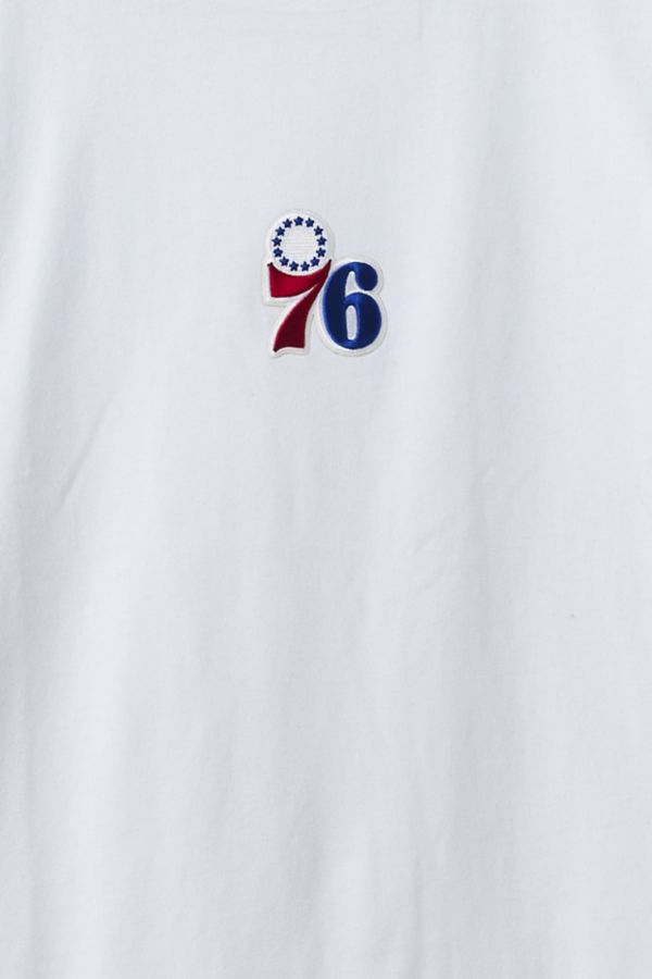 Slide View: 3: Pro Standard UO Exclusive NBA Philadelphia 76ers Graphic Tee