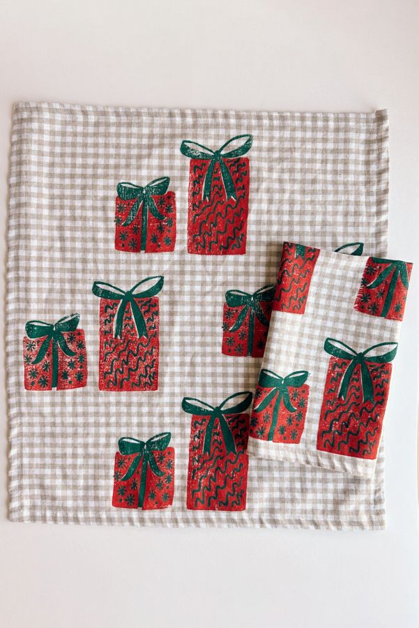 Slide View: 5: Julie Peach Block Printed Presents  Napkin Set